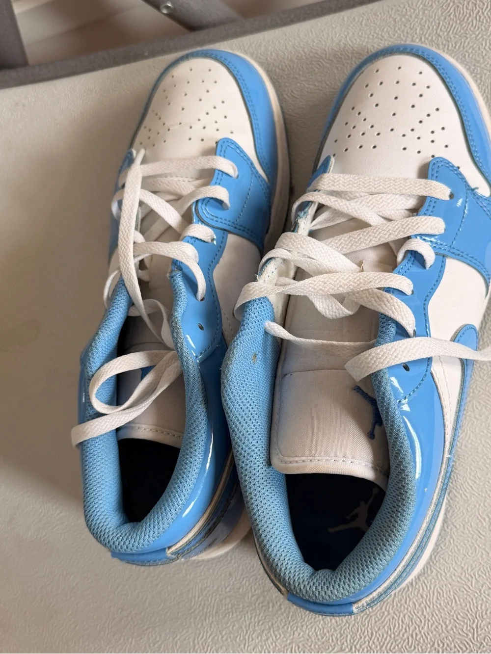Jordan Kids Low-Top Sneakers in Light Blue and White